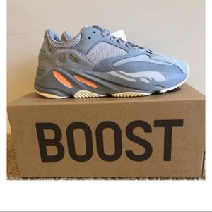 adidas Yeezy Boost 700